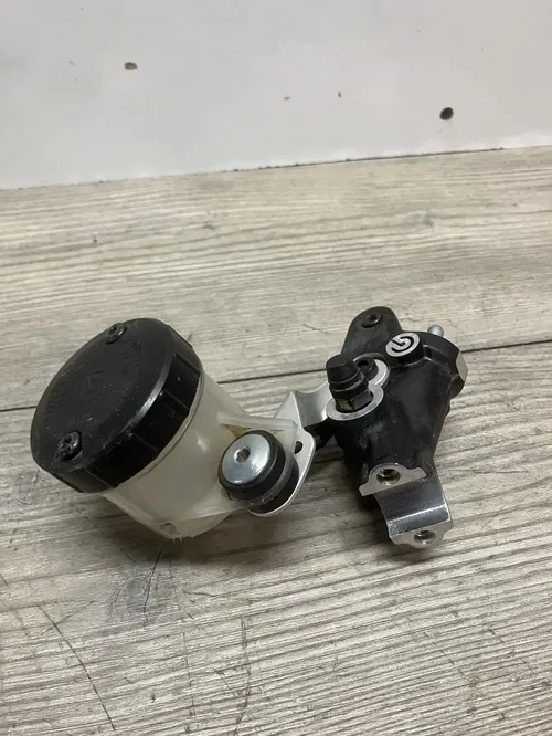 KTM 1290 FRONT BRAKE MASTER CYLINDER