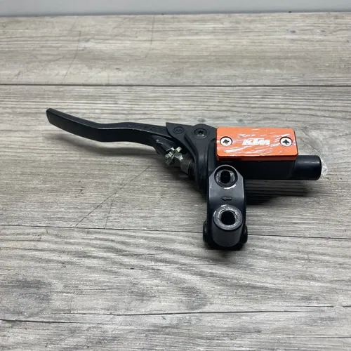 2016 KTM 1290 ADVENTURE CLUTCH MASTER CYLINDER 12.0