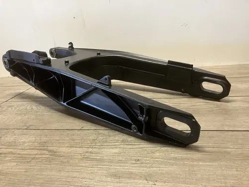 18-20 Husqvarna Vitpilen 701 Oem Swingarm Swing Arm Svartpilen