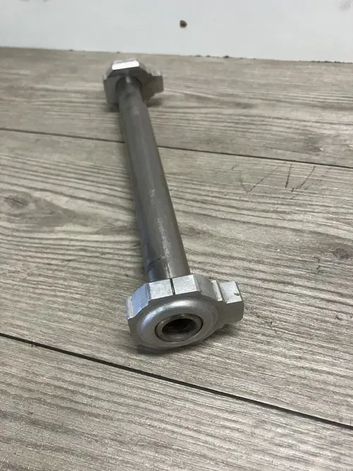 2024 KTM 450SXF REAR AXLE 4.6 HOURS