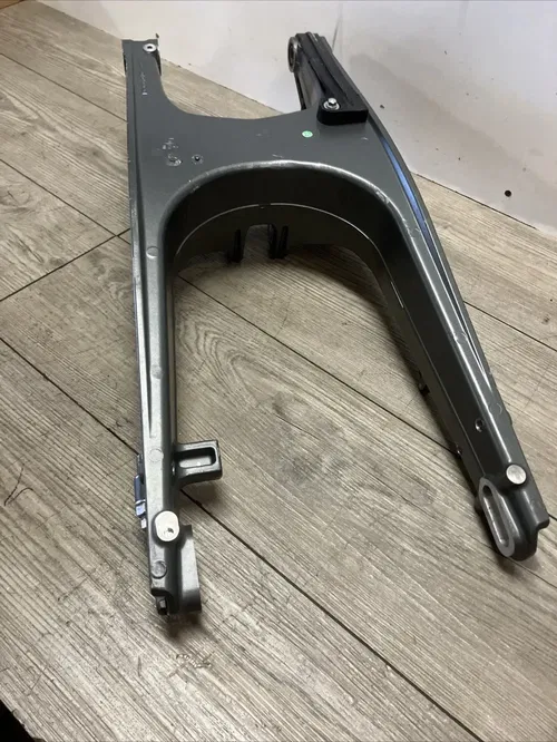 KTM 125 390 DUKE SWING ARM 90104030200 SWINGARM NEW TAKE OFF