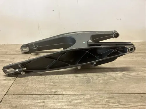 KTM 125 390 DUKE SWING ARM 90104030200 SWINGARM NEW TAKE OFF