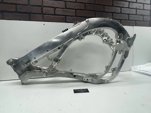 YAMAHA YZ 450 OEM FRAME MAIN CHASSIS 3.1 HOURS NEW Fits 2018-2022