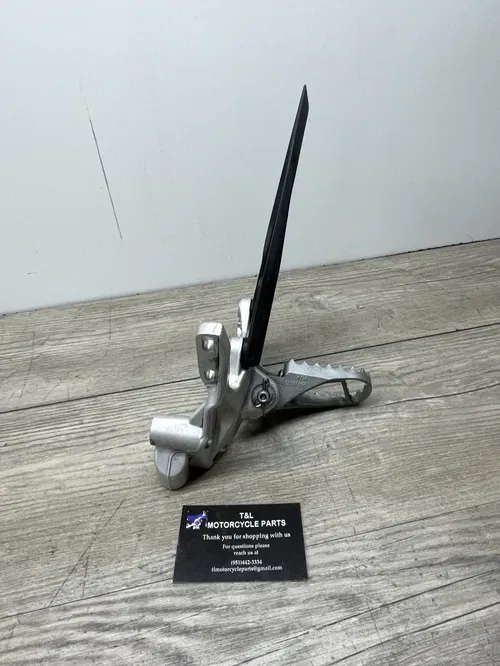 KTM 690 SMC R PEG MOUNT & PEG NEW TAKE OFF