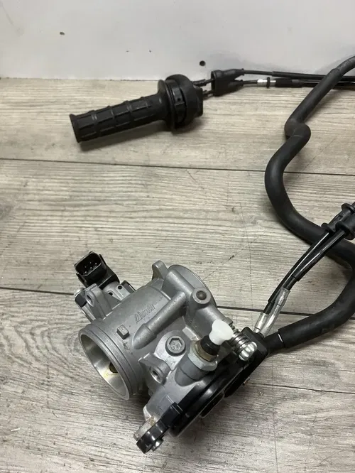 2018 YAMAHA YZ 450 YZ450 COMPLETE THROTTLE BODY FUEL SYSTEM 17 HOURS
