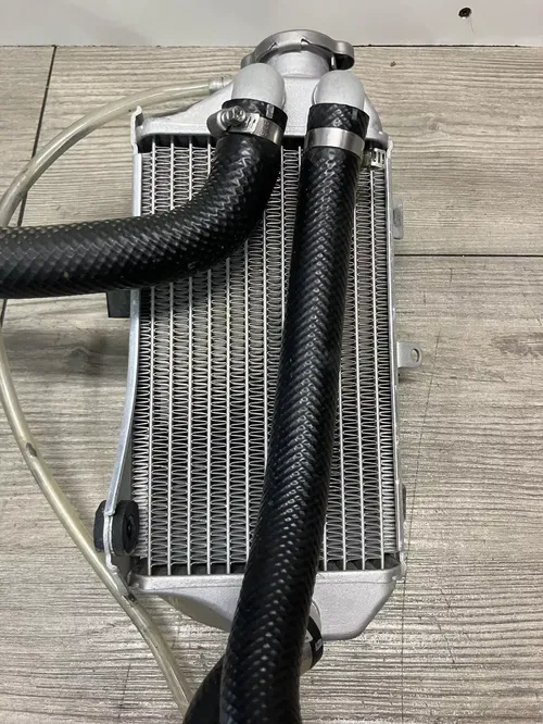 2017-2020 CRF 450 R OEM RADIATOR FILL SIDE R LIKE NEW