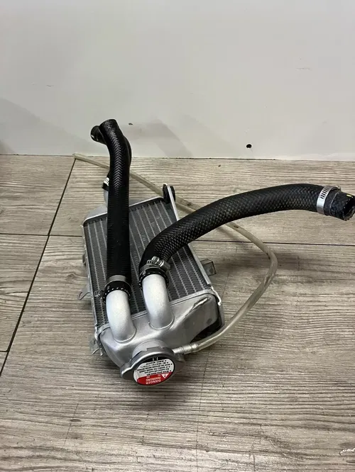 2017-2020 CRF 450 R OEM RADIATOR FILL SIDE R LIKE NEW