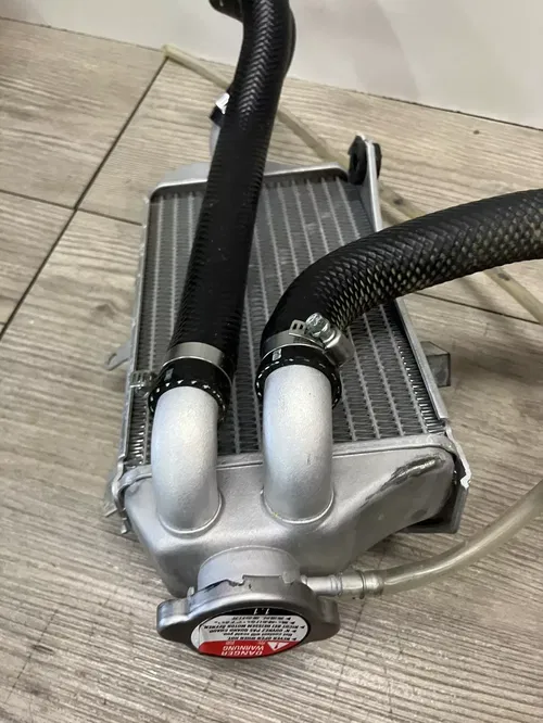 2017-2020 CRF 450 R OEM RADIATOR FILL SIDE R LIKE NEW