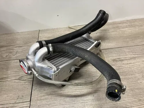 2017-2020 CRF 450 R OEM RADIATOR FILL SIDE R LIKE NEW
