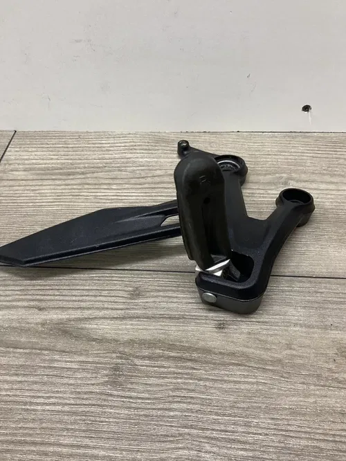 2019 KTM 790 DUKE REAR SET BRACKET RIGHT PEG MOUNT