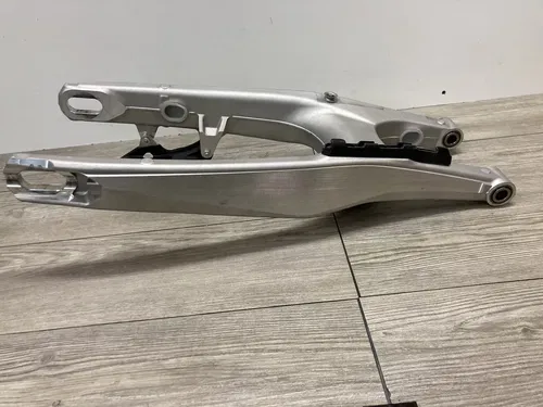 2021 KTM 450 SXF REAR SWING ARM LIKE NEW CONDITION