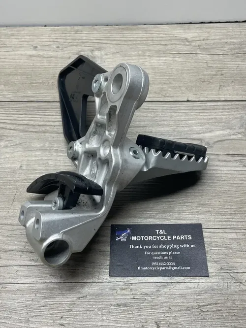 Husqvarna 701 Enduro 17 + Left Footrest Bracket & Peg KTM 690 NEW TAKE OFF