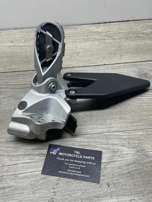 Husqvarna 701 Enduro 17 + Left Footrest Bracket & Peg KTM 690 NEW TAKE OFF