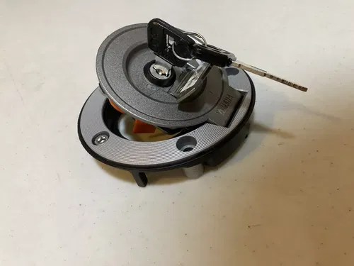 2022 YAMAHA SUPER TENERE GAS CAP LOCK AND KEYS