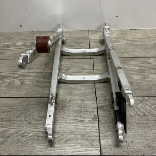 2022 YAMAHA YZ250F  YZ 450 YZ450 SUBFRAME CHASSIS NEW