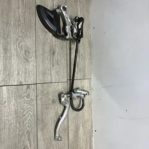 2018-2022 YAMAHA YZ 450 COMPLETE REAR BRAKE SYSTEM 3.4 HOURS LIKE NEW