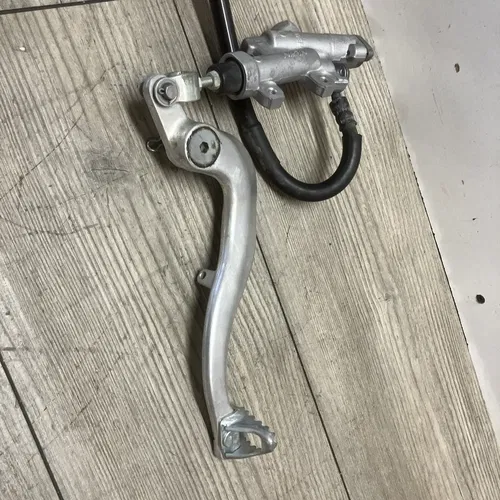 2018-2022 YAMAHA YZ 450 COMPLETE REAR BRAKE SYSTEM 3.4 HOURS LIKE NEW