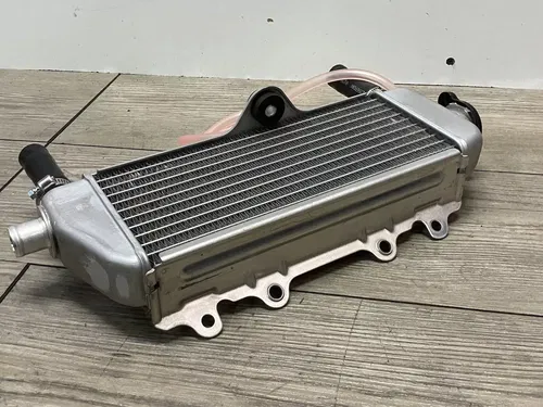 2024 YAMAHA YZ 250 OEM RADIATOR RIGHT FILL SIDE NEW