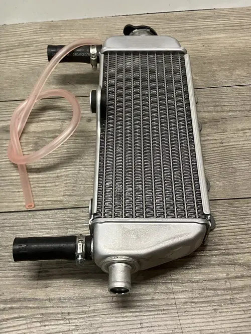 2024 YAMAHA YZ 250 OEM RADIATOR RIGHT FILL SIDE NEW