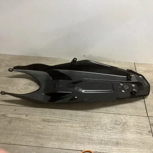 KTM 790 890 DUKE SUBFRAME FENDER 64108019000 NEW TAKE OFF