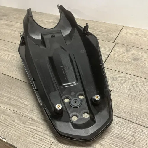 KTM 790 890 DUKE SUBFRAME FENDER 64108019000 NEW TAKE OFF