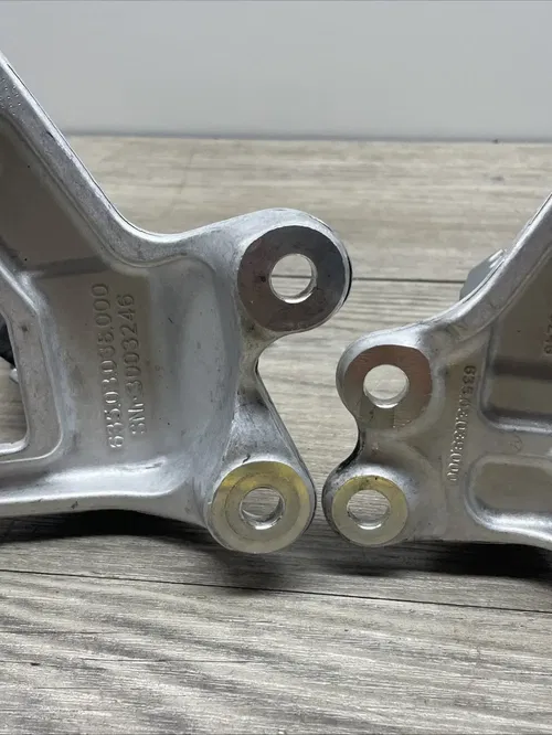 19 20 KTM ADVENTURE 790 LEFT & RIGHT FRONT DRIVER PEG &PEG MOUNT BRACKET NEW