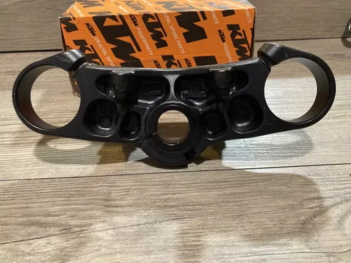 KTM 1290 SUPER DUKE GT TOP TRIPLE CLAMP 61401034029