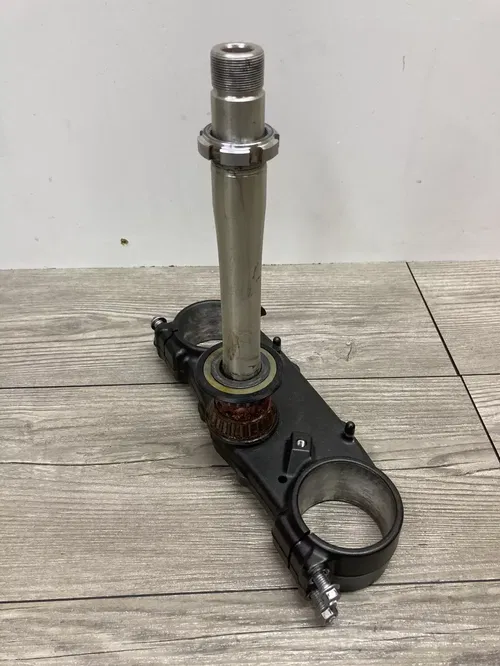 2022 YAMAHA YZ450F  TRIPLE CLAMP BOTTOM 4.4 HOURS FITS 450F 19-23