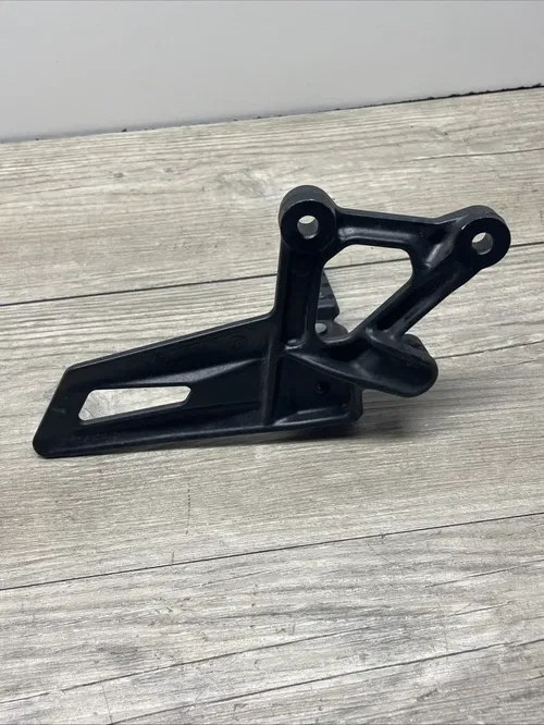 KTM 1290 SUPER DUKE LEFT PEG & SIDE MOUNT 61303038000