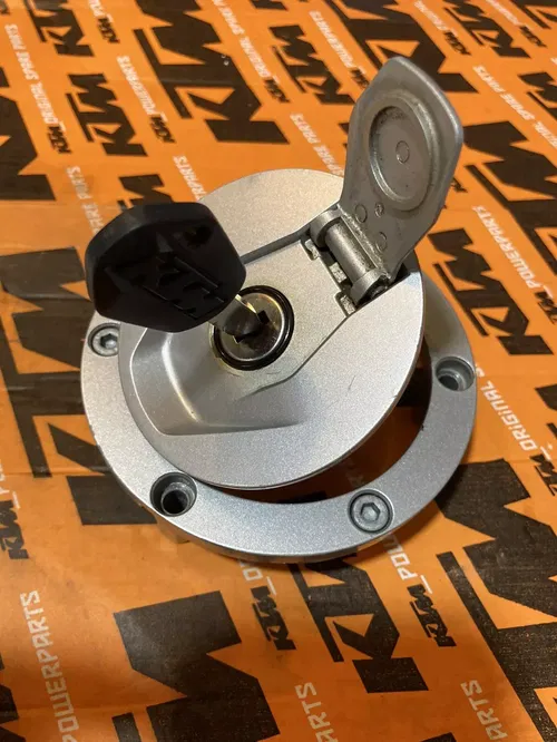 KTM 390 ADVENTURE GAS CAP LOCK AND KEY