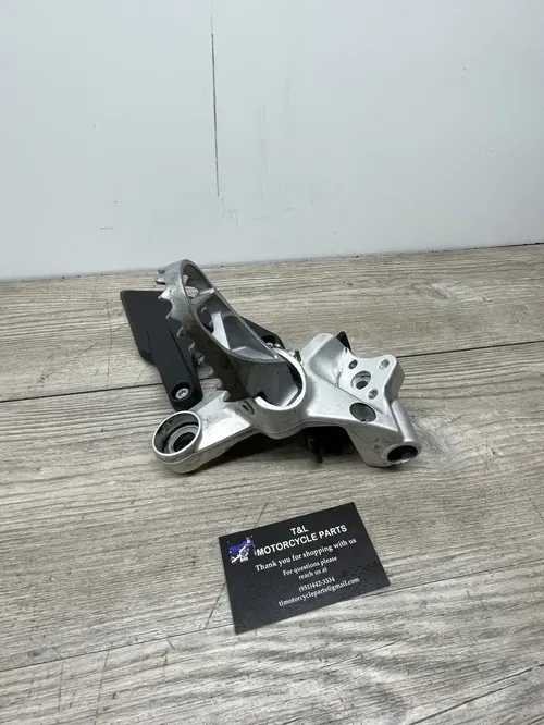 KTM 690 ENDURO PEG MOUNT & PEG NEW TAKE OFF 76903038000