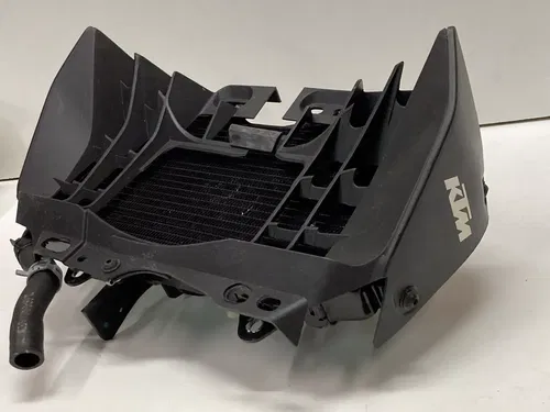 2018 KTM DUKE 390 RADIATOR , FAN