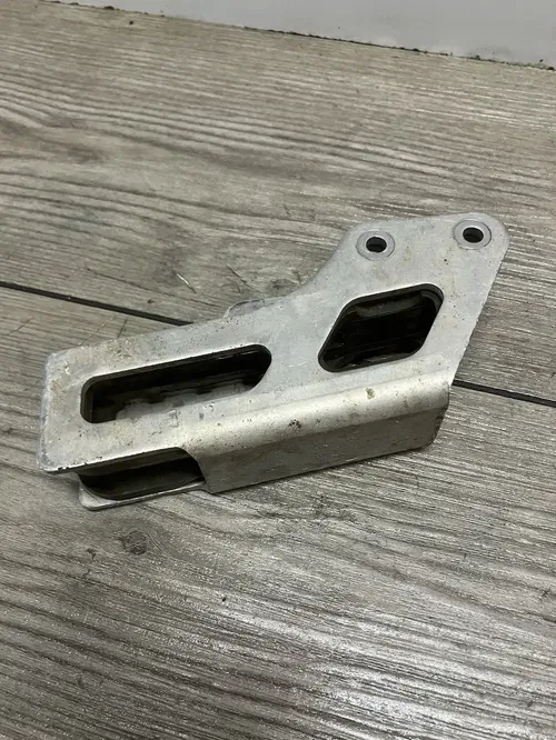2005 HONDA CR 250 R CHAIN GUIDE  2 STROKE