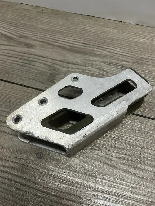 2005 HONDA CR 250 R CHAIN GUIDE  2 STROKE