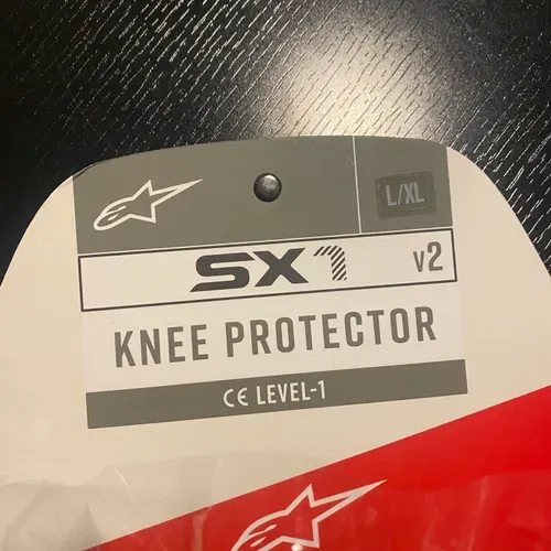 Alpinestars SX-1 V2 Knee Guards 