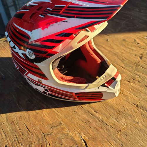Fox V1 Pilot helmet, youth large, red/wht