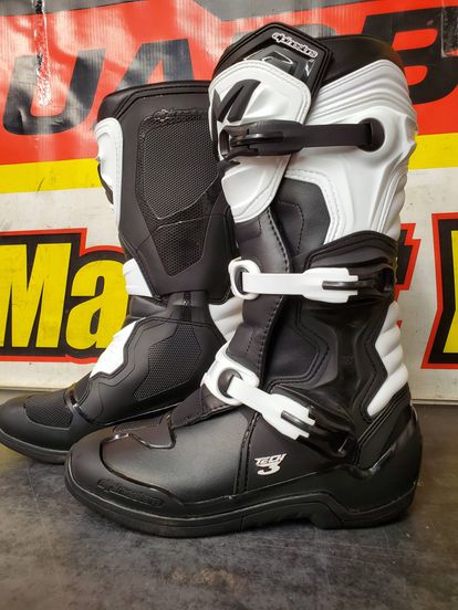 ALPINESTARS TECH 3 BLK/WHT #482-04212 ALPINESTARS TECH 3 BLK/WHT #482-04212