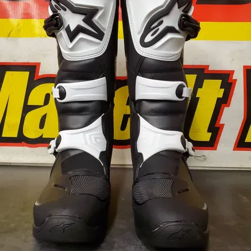 ALPINESTARS TECH 3 BLK/WHT #482-04212 ALPINESTARS TECH 3 BLK/WHT #482-04212