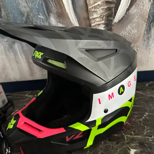 Women's Fox Racing Helmets - Size XL