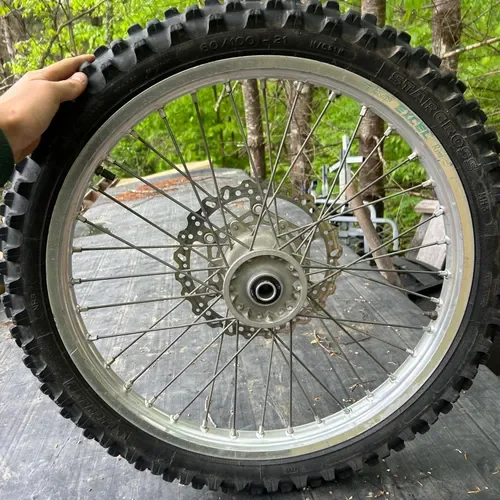 YZF250 07 Front Tire And Wheel