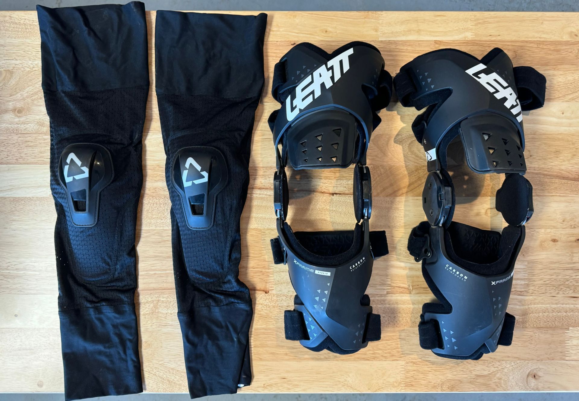 LEATT X-Frame Hybrid Knee Braces LARGE (FREE SHIPPING)