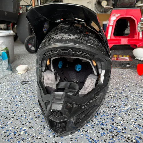 Fly Racing Formula Carbon Helmet Size Medium