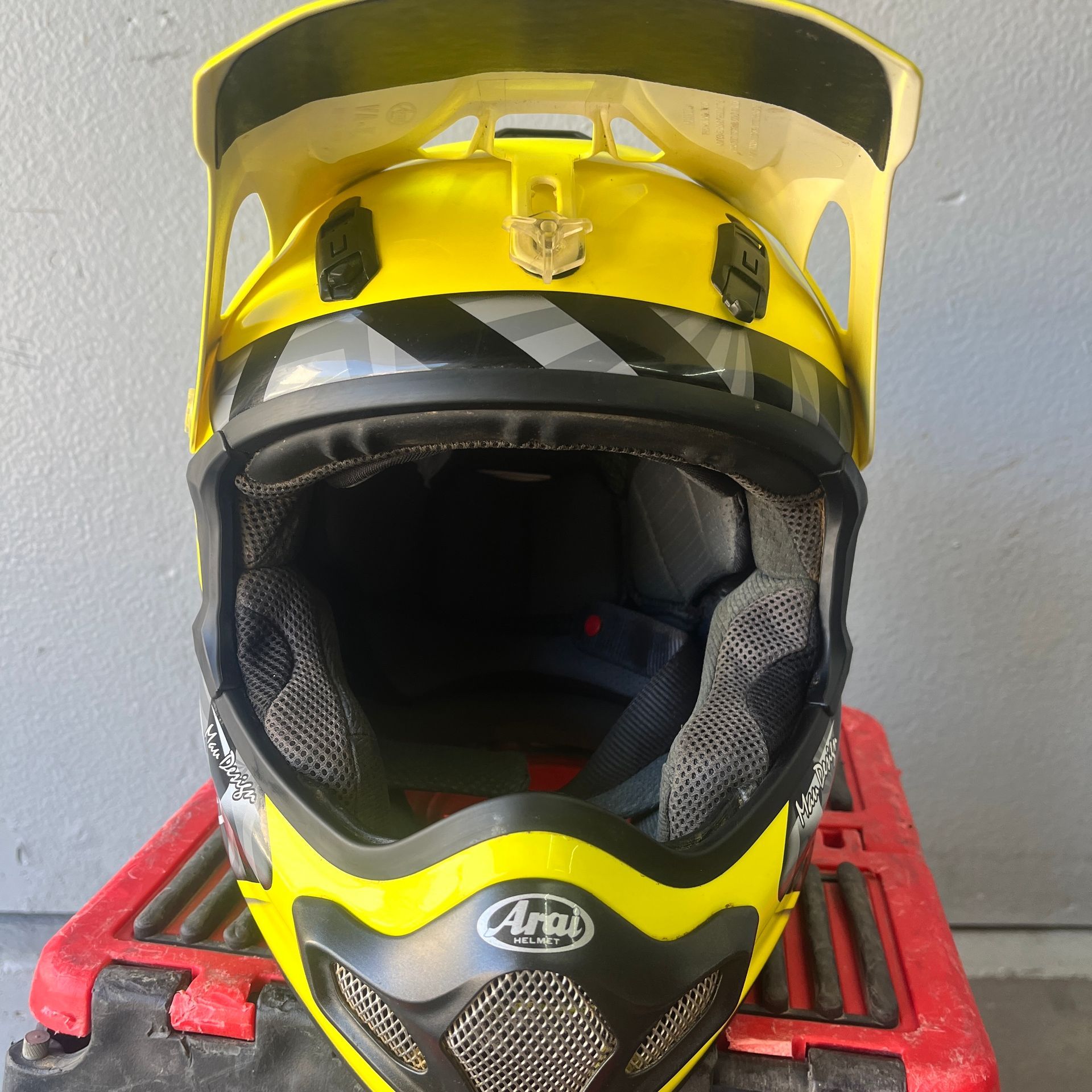 【ほぼ新品】Arai VX-PRO4 ヘルメット ブラック/イエロー、スライ Amazon.com: Arai VX-Pro4 Solid Adult Off-Road Motorcycle