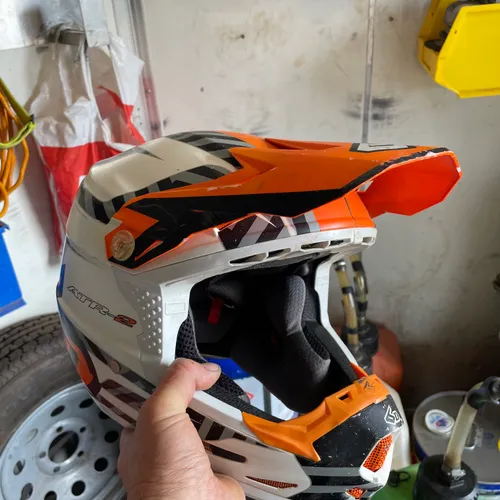 Youth 6D Helmets - Size XL