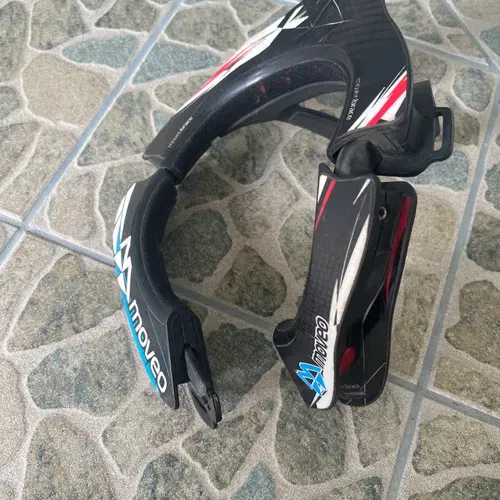 Moveo Neckbrace 