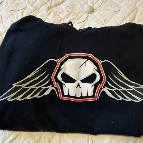 Small No Fear Skull Wing Sweatshirt