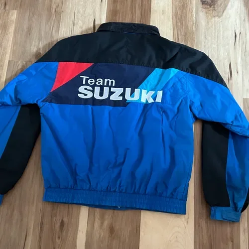 Suzuki Apparel - Size M