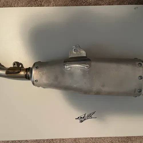 NEW  18300-MKE-A70 MUFFLER ASSY., R.