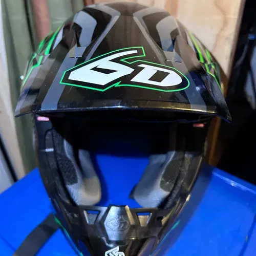 6D Atr 2 Black and Green