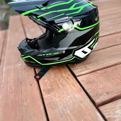 6D Atr 2 Black and Green